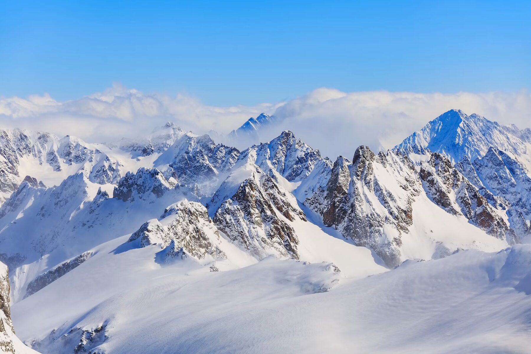 Montañas nevadas